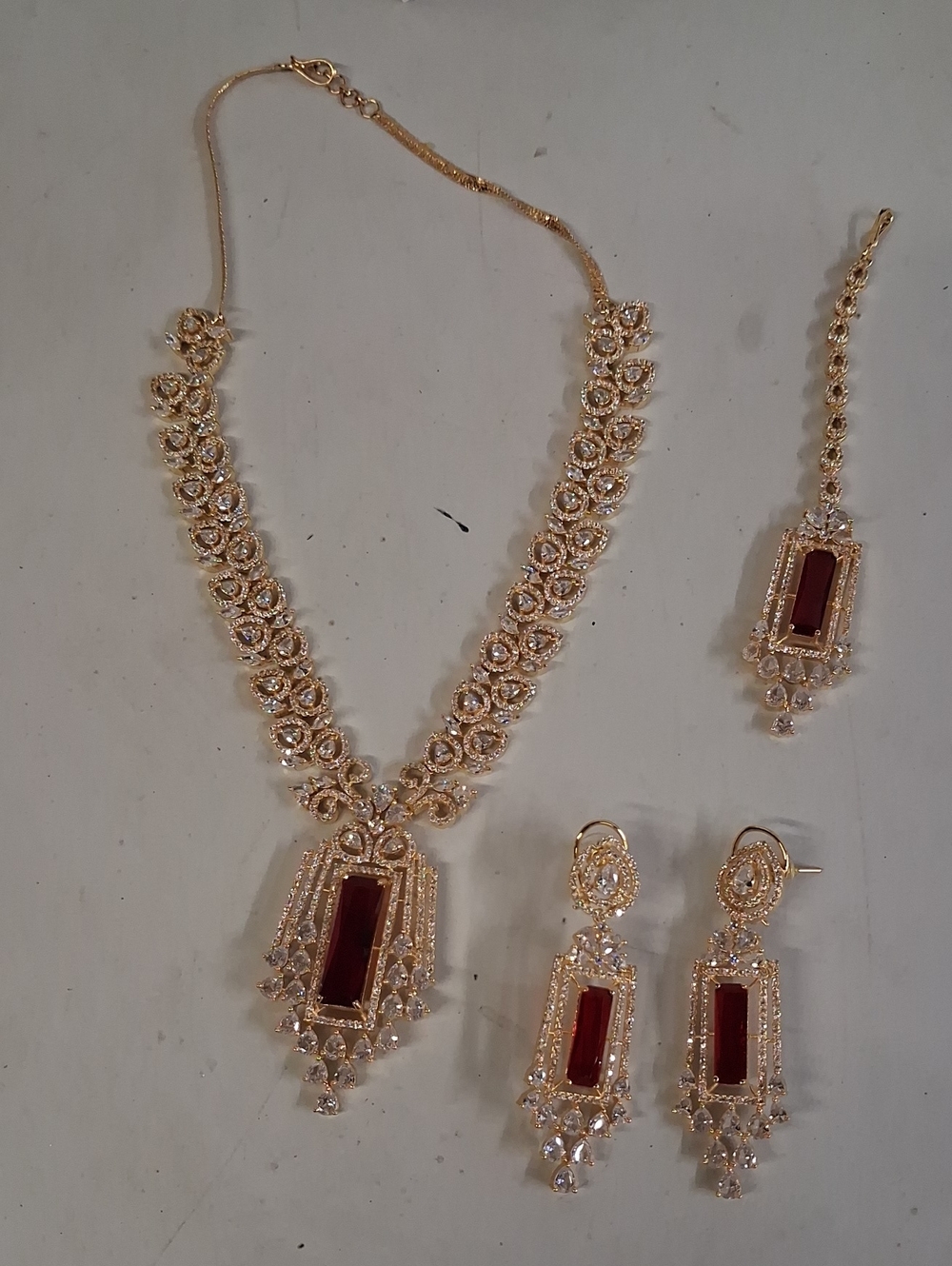 NWT Traditional Bridal Necklace Set, Red And Gold